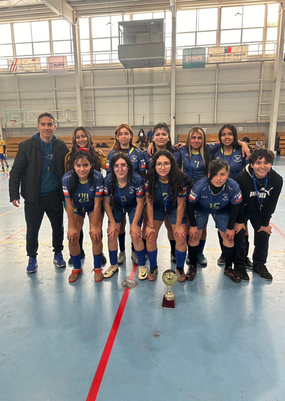 damas sub 17 campeonas comunales en futsal ind 2024