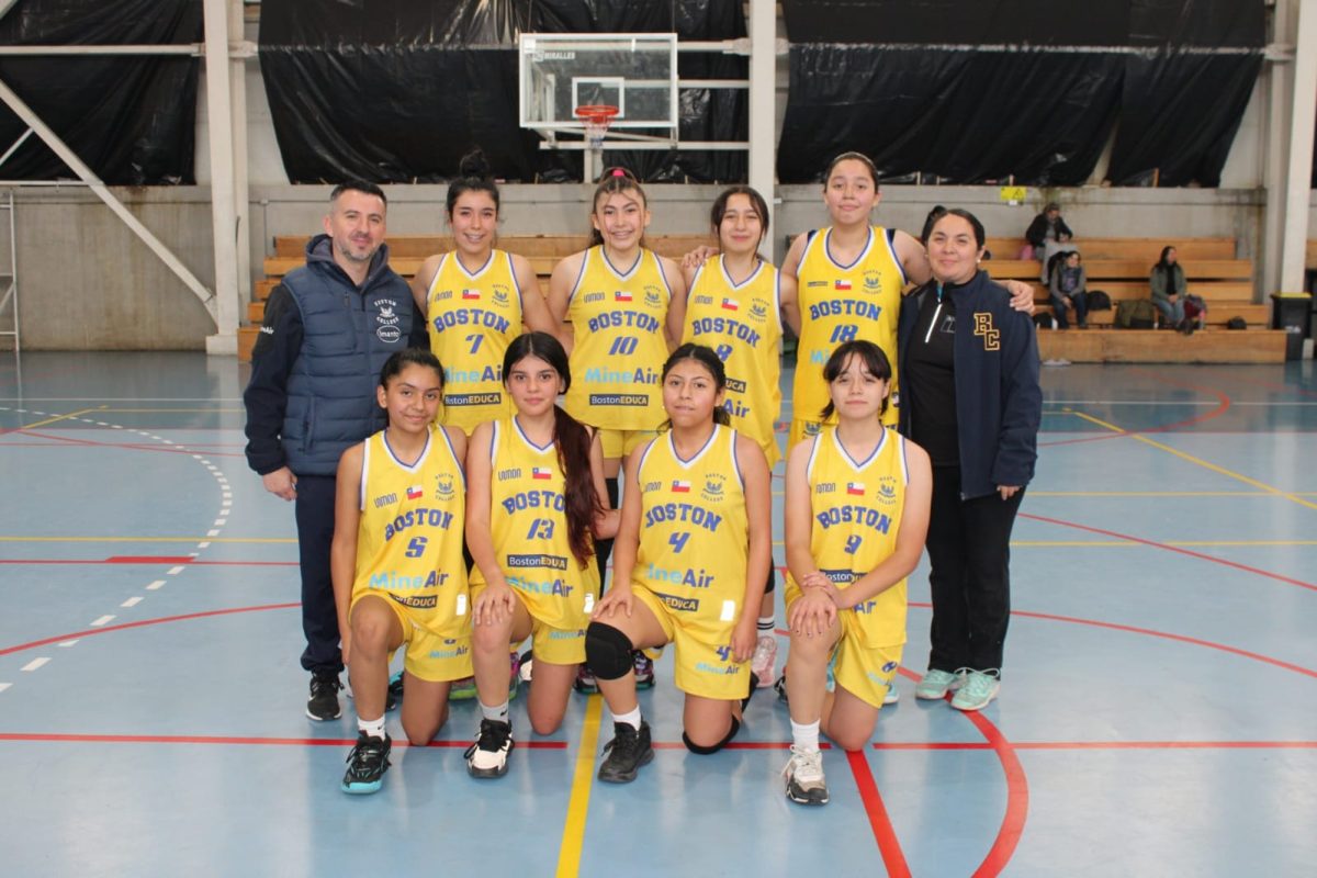 Campeonas comunales del Básquetbol Damas Sub 14 en los Juegos Deportivos Escolares