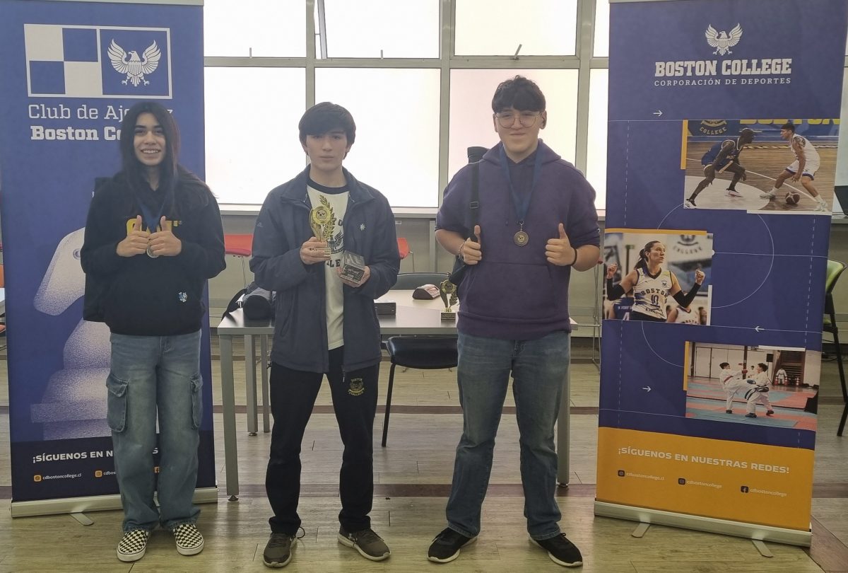 Lucas Vargas obtiene el 1° lugar en IX Torneo de Ajedrez Boston College