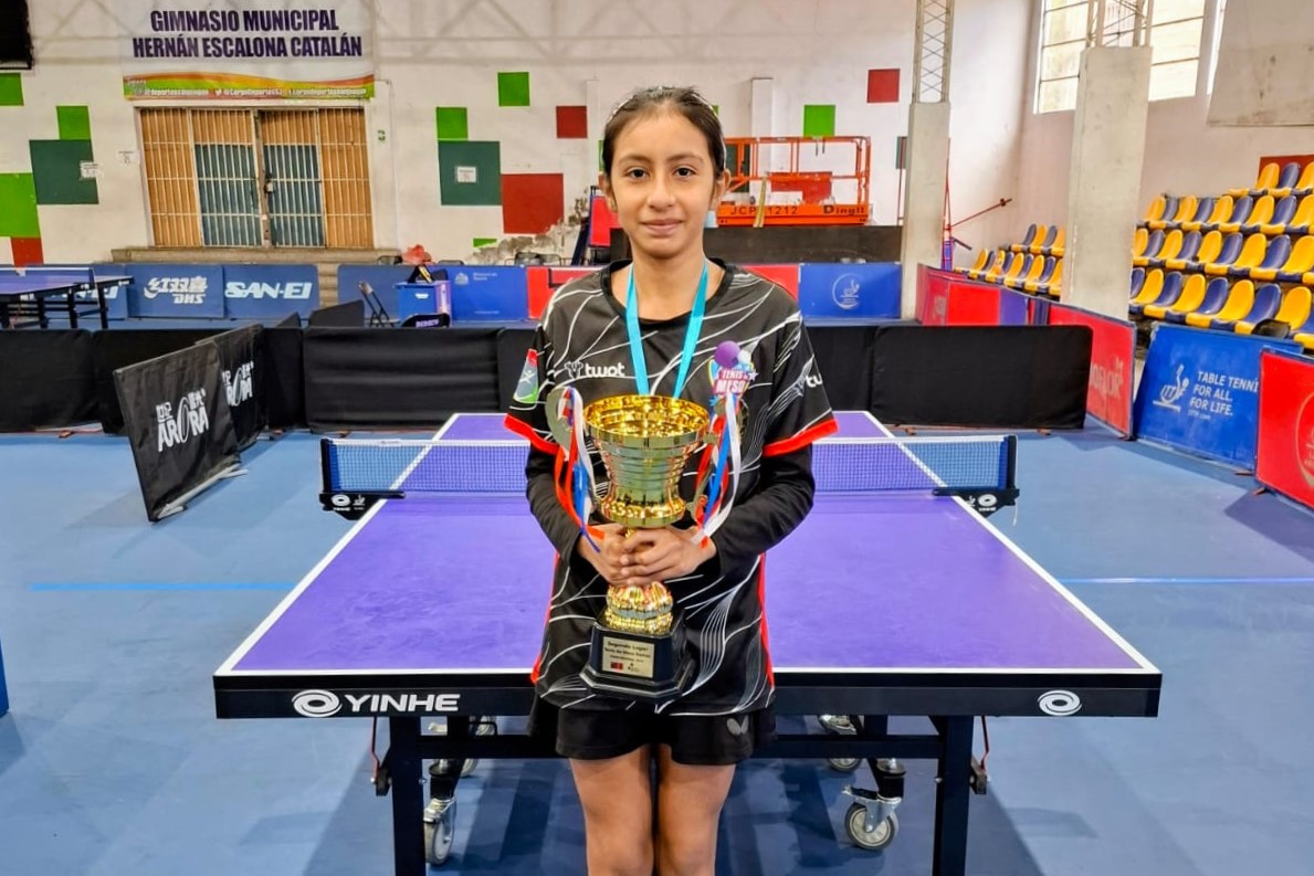 Estudiante Magdalena Gallardo clasificó a la Fase Nacional del Tenis de Mesa Escolar
