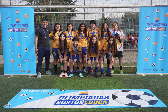 Tercer lugar en el Futbolito Intermedia Damas de las Olimpiadas BostonEduca 2025