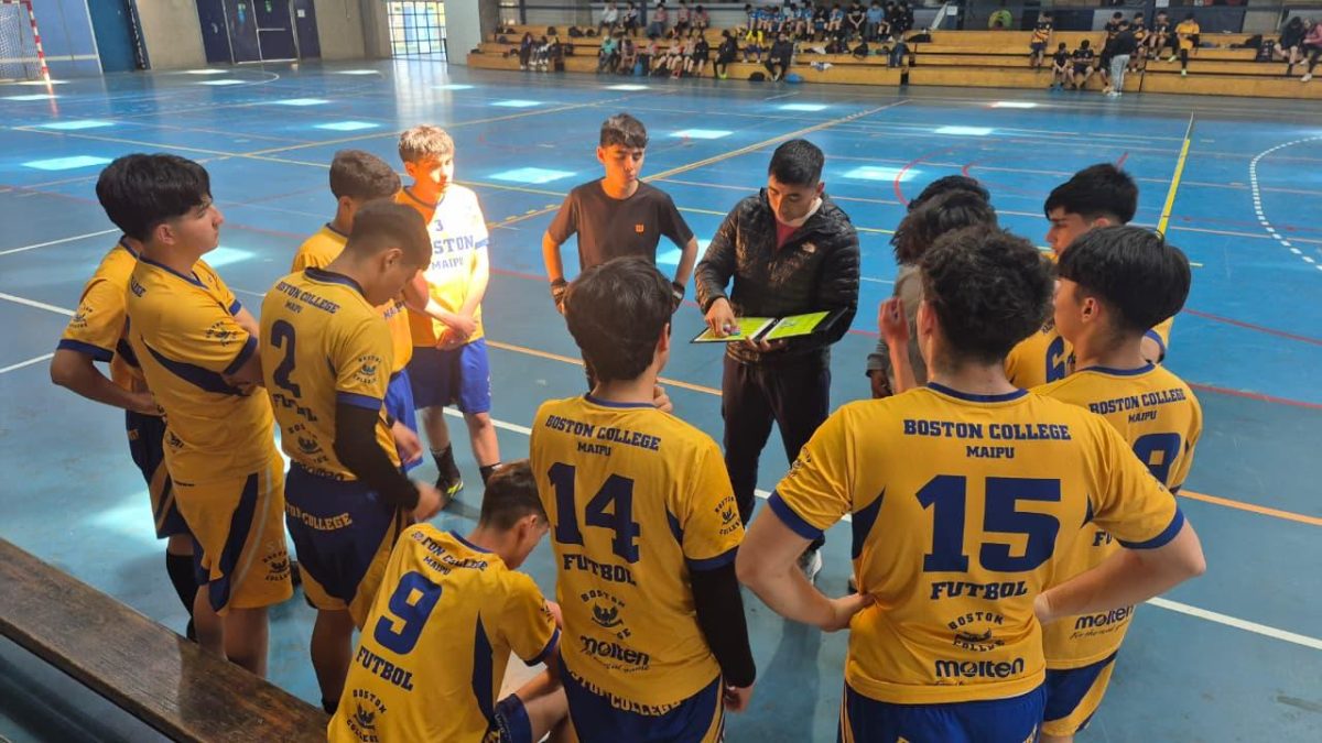 Positiva participación de nuestro colegio en el Torneo Comunal de Futsal Varones Sub 17 en los JDE 2025