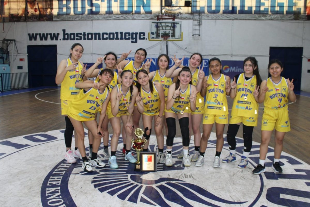 Exitosa jornada de básquetbol escolar en Boston College Maipú