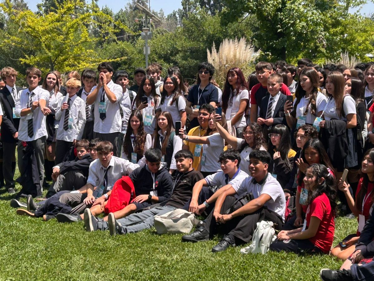 Estudiantes líderes participan en jornada “En Voz Alta: Rompe el Silencio” de Fundación Volando en V