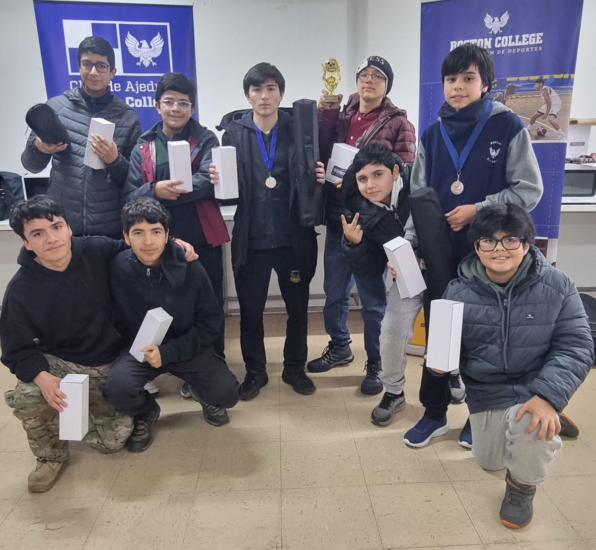 Tres estudiantes de Boston College Maipú finalizaron entre los ocho mejores del XIII Torneo de Ajedrez Boston College