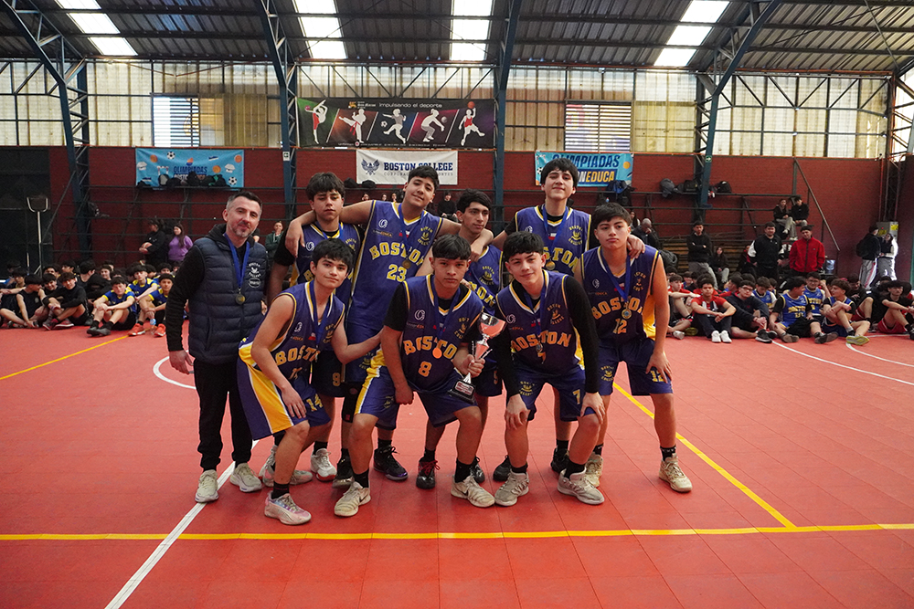 Campeones del Básquetbol Intermedia Varones en las Olimpiadas BostonEduca